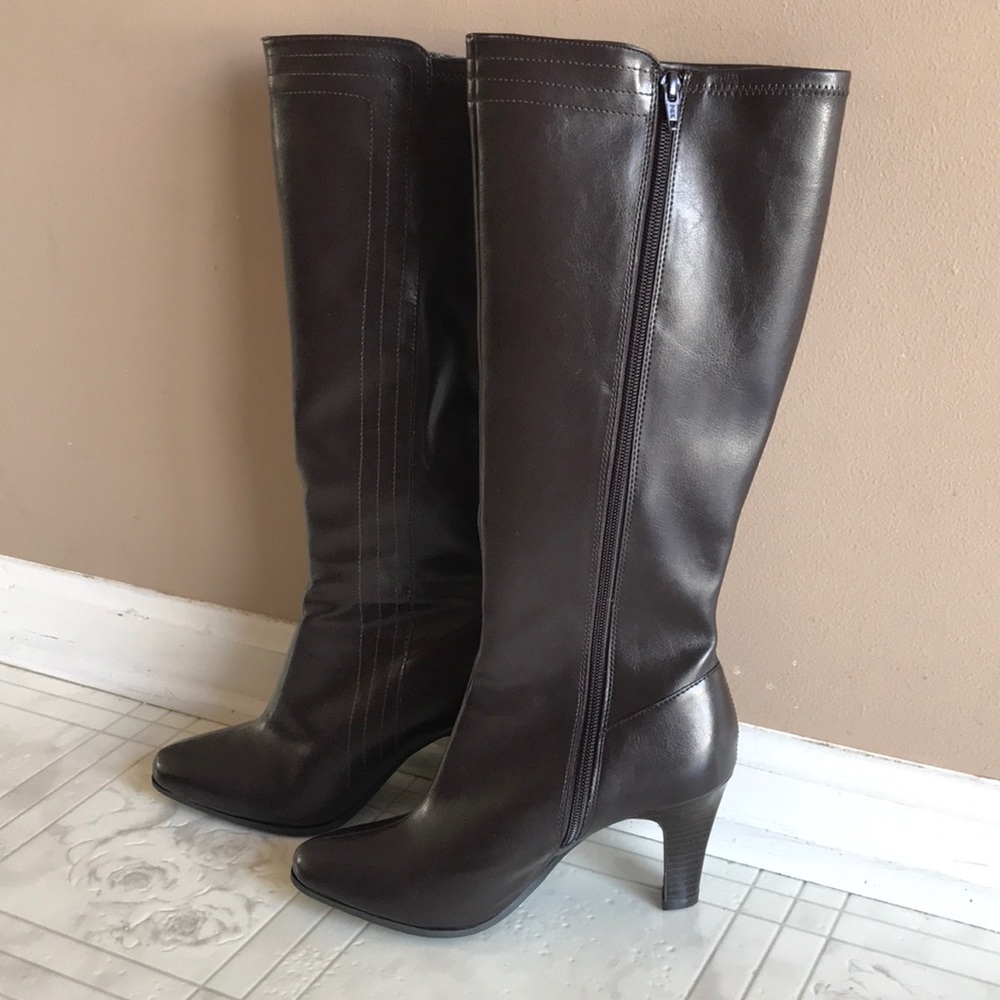 Laura Scott Boots